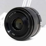 Lensa Fix Sony E 35 mm F1.8 OSS – Bekas Siap Pakai Bergaransi